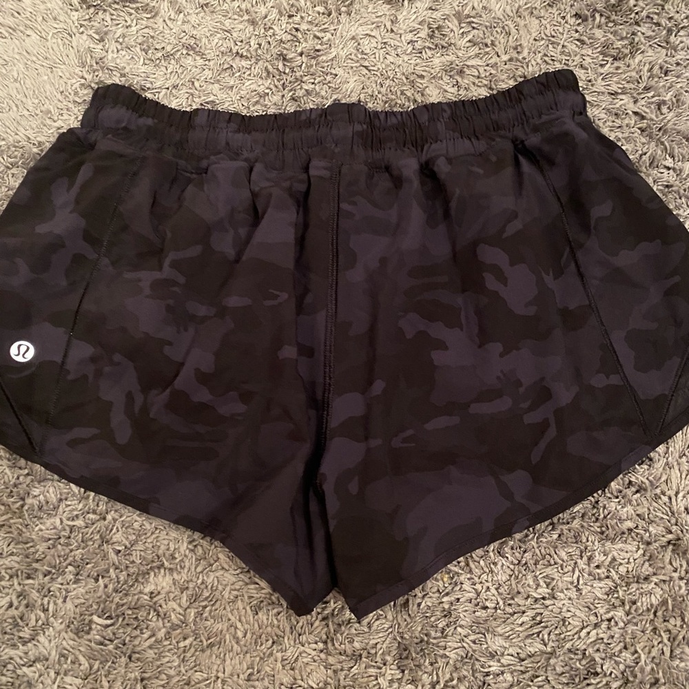 WORN ONCE Lululemon Hotty Hot Shorts 2.5